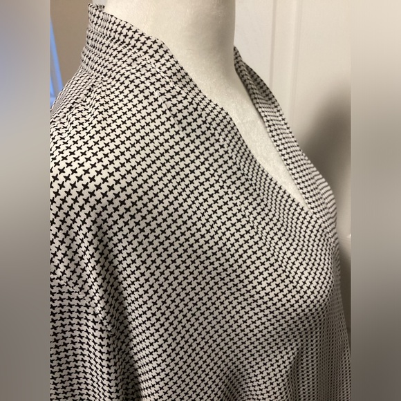 NWOT Adrianna Papell Long Sleeve Criss Cross Blouse Size XL - Picture 4 of 4